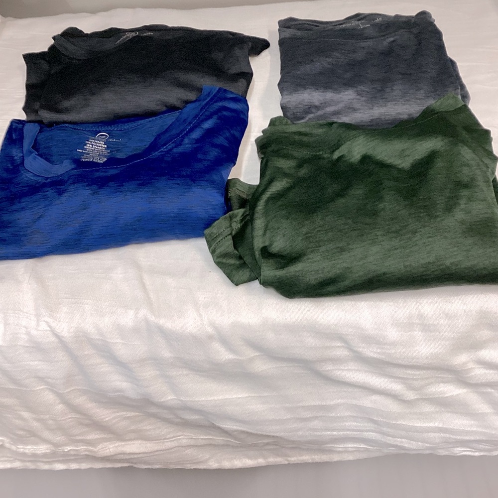 4pk men’s athletic long sleeve shirt-NWOT